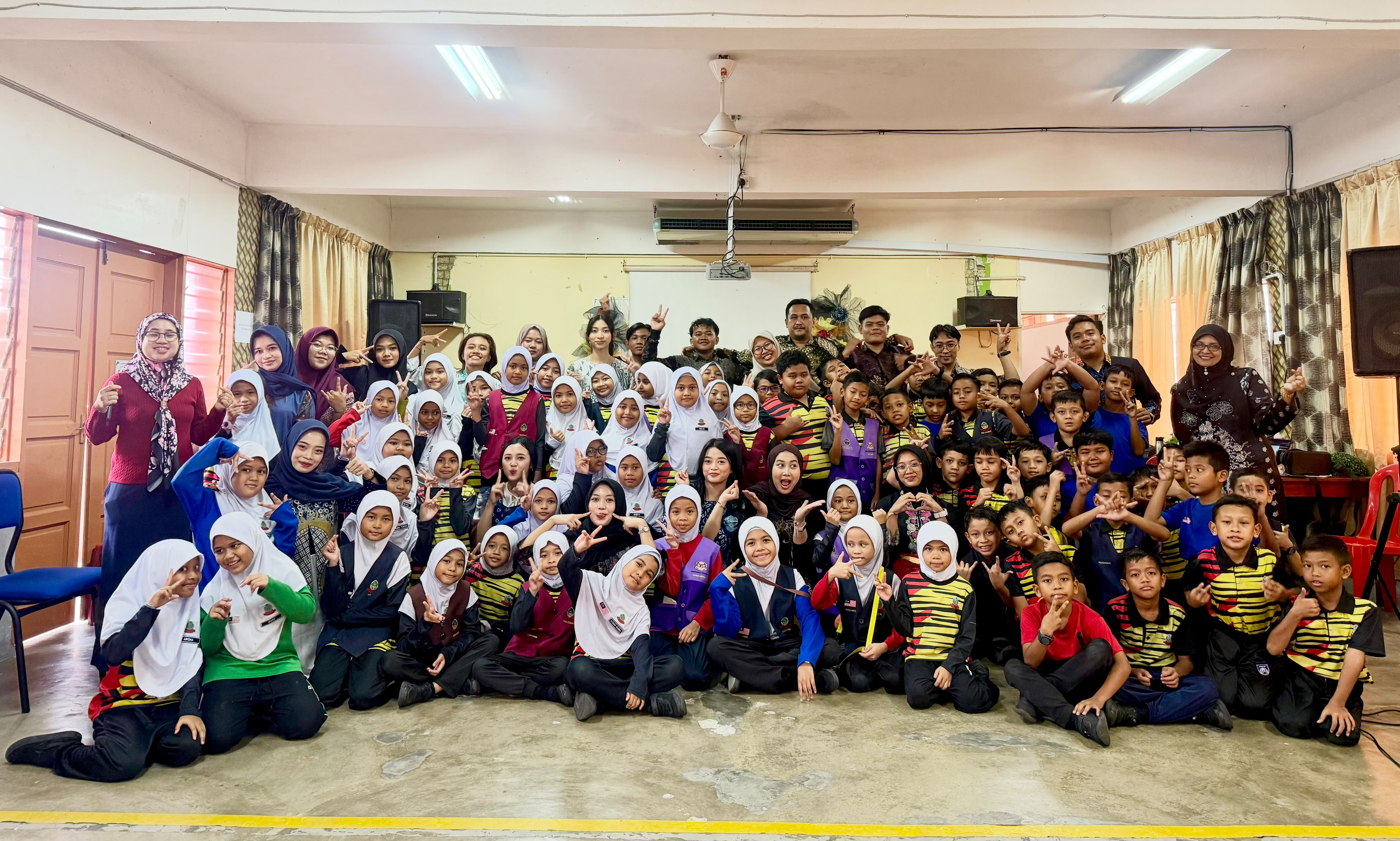 Mahasiswa Informatika UPGRIS Ikuti International Experiential Learning Exchange bersama Universiti Teknologi PETRONAS di Malaysia